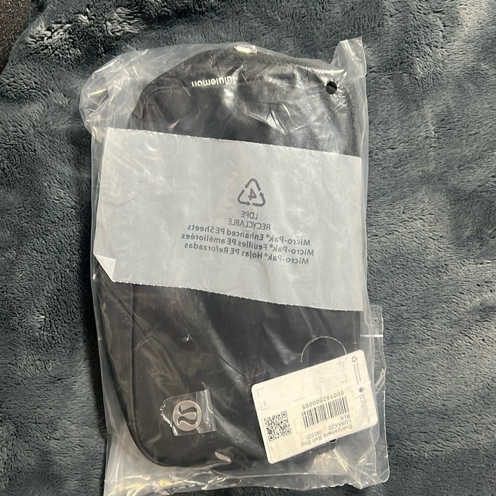 NWT Lululemon Black Everywhere Belt Bag